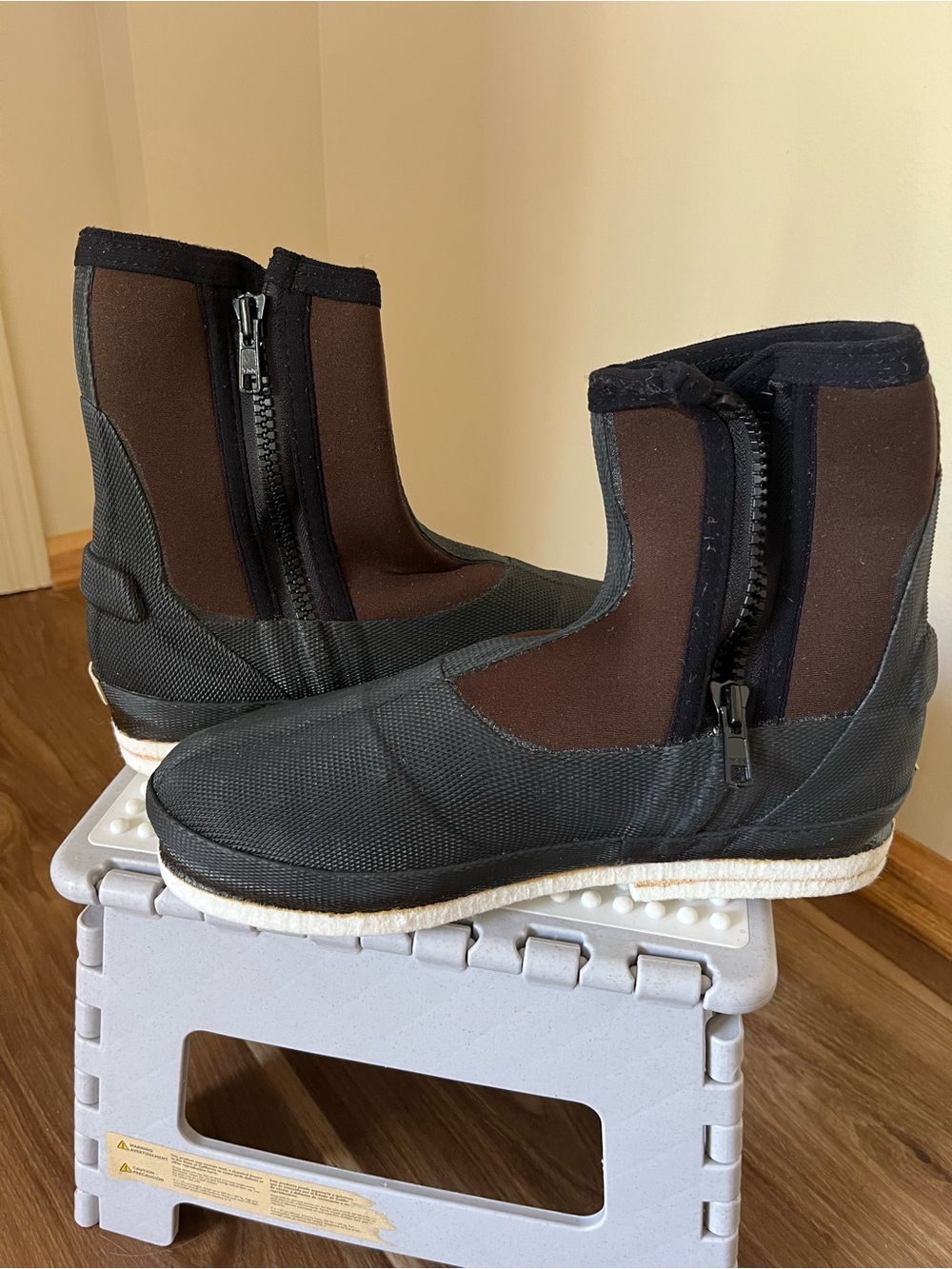 Cabela’s Felt Sole Fishing Boots - NEW